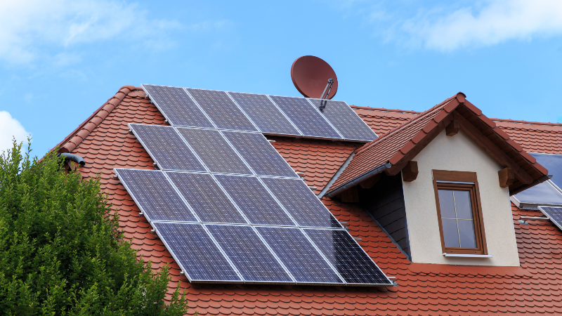 Diferențele dintre sistemele fotovoltaice: On-Grid și Off-Grid