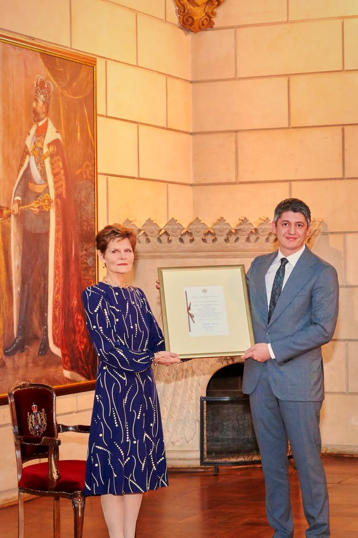 Principesa Elena înmânează TAROM certificatul de Furnizor al Casei Regale